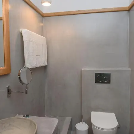 Апартаменты Theasis *